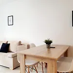 Apartament Mewa 33 & Parking شقة *